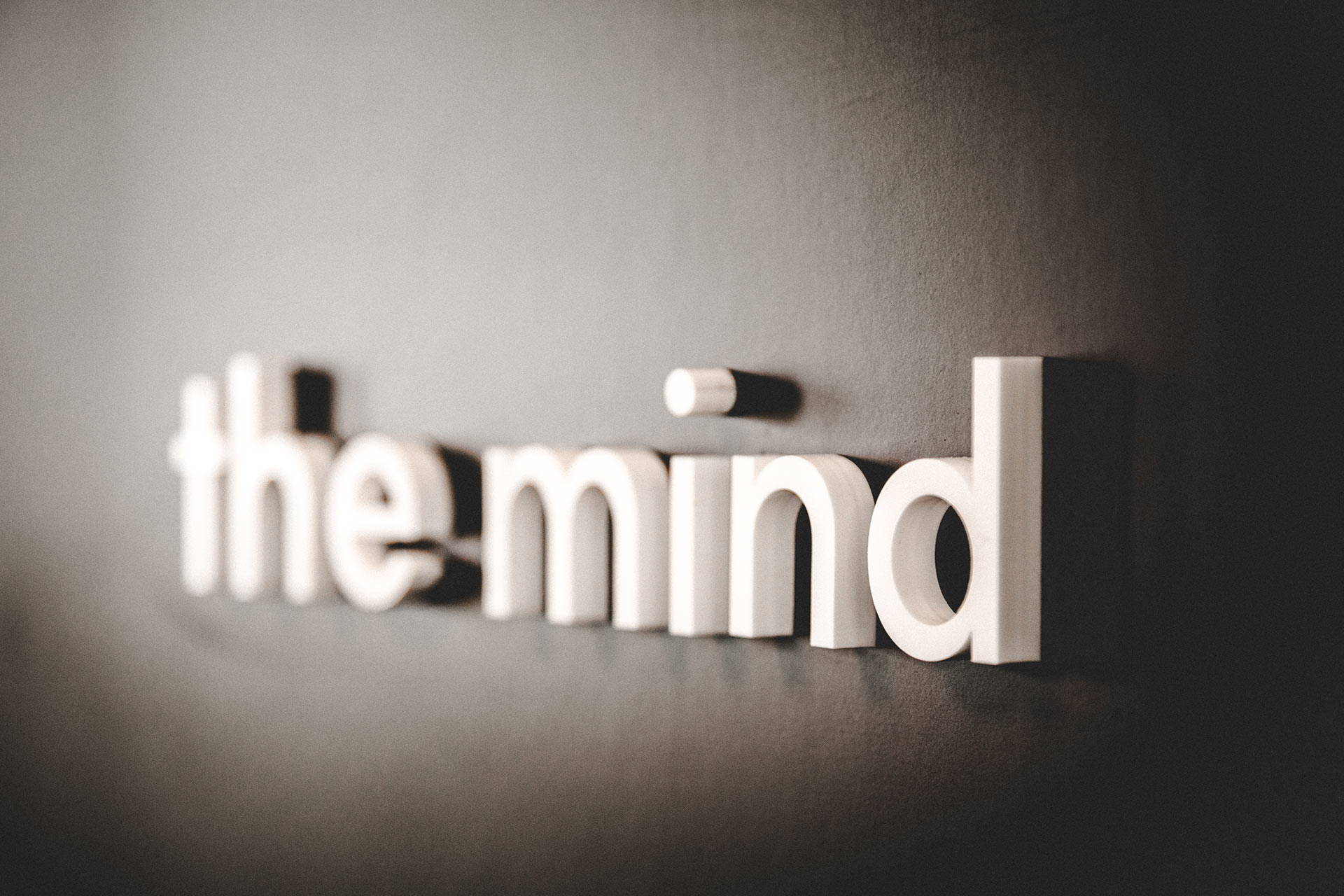 Namensschild "the mind" am Eingang des Meetingraums bei Nürnberg